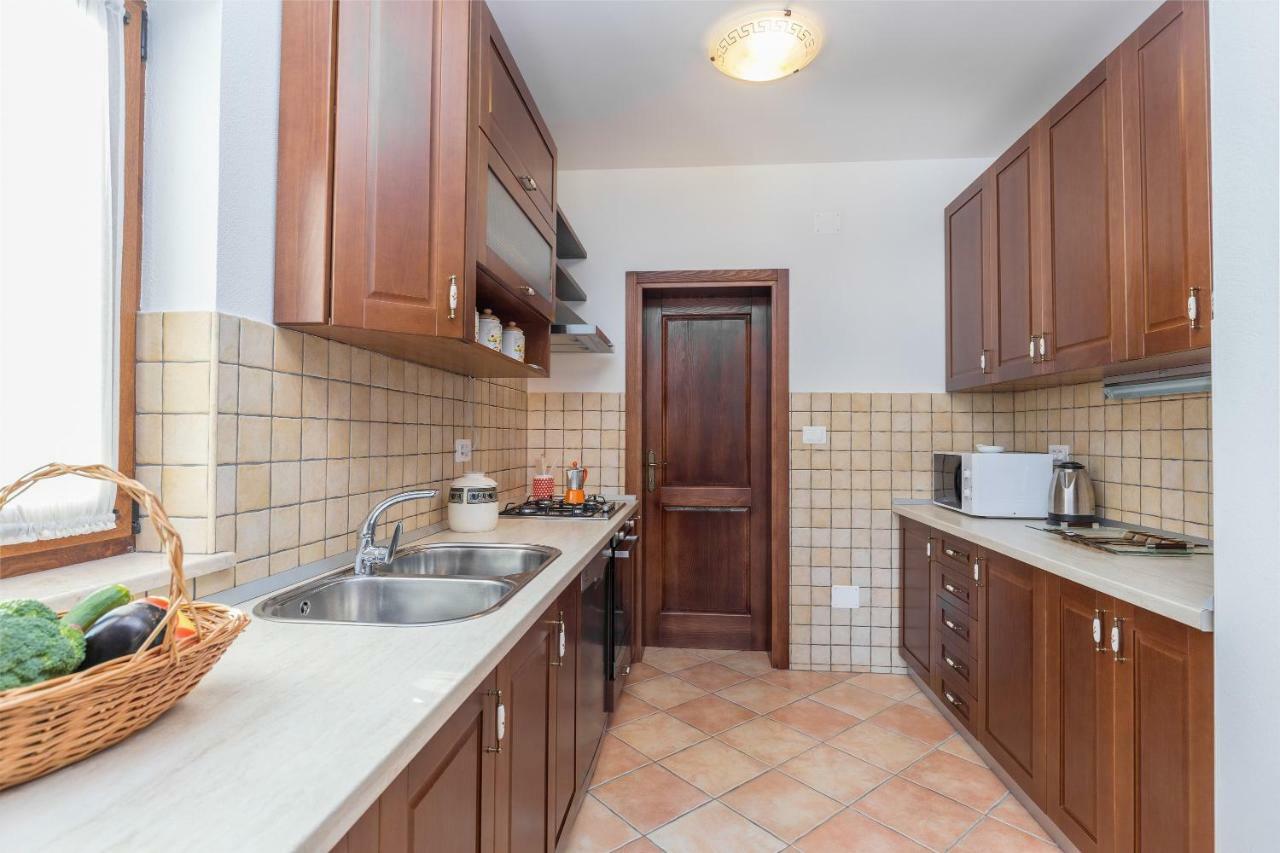 Vila Elida Pazin Bagian luar foto