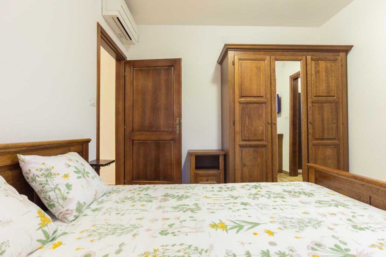 Vila Elida Pazin Bagian luar foto