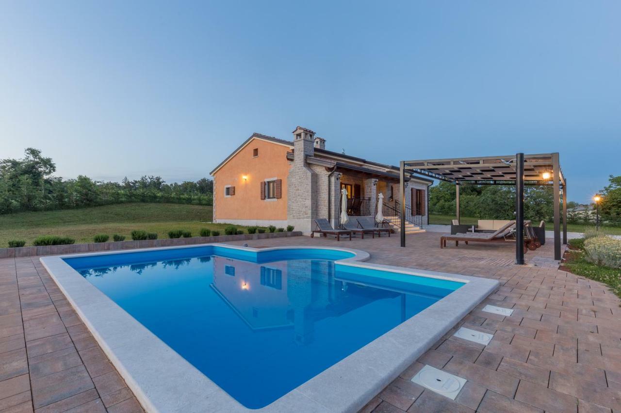 Vila Elida Pazin Bagian luar foto